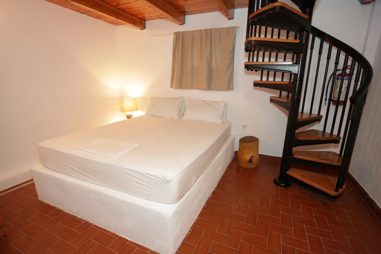 Artemis Suites Romanos  ภายนอก รูปภาพ