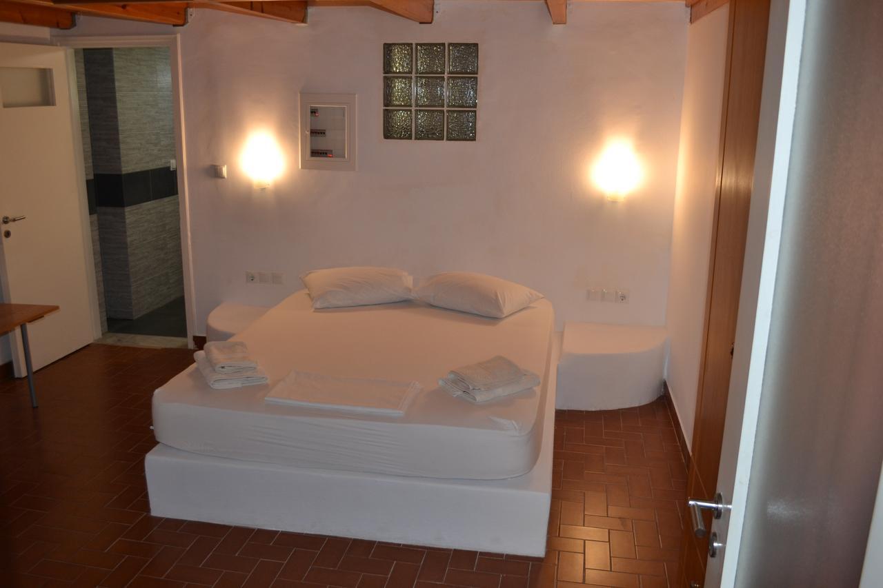 Artemis Suites Romanos  ภายนอก รูปภาพ