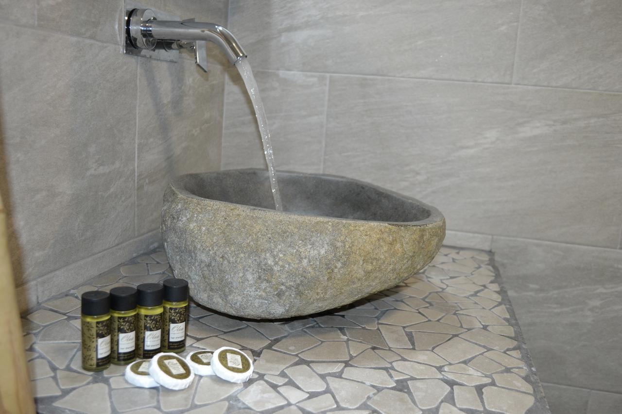 Artemis Suites Romanos  ภายนอก รูปภาพ