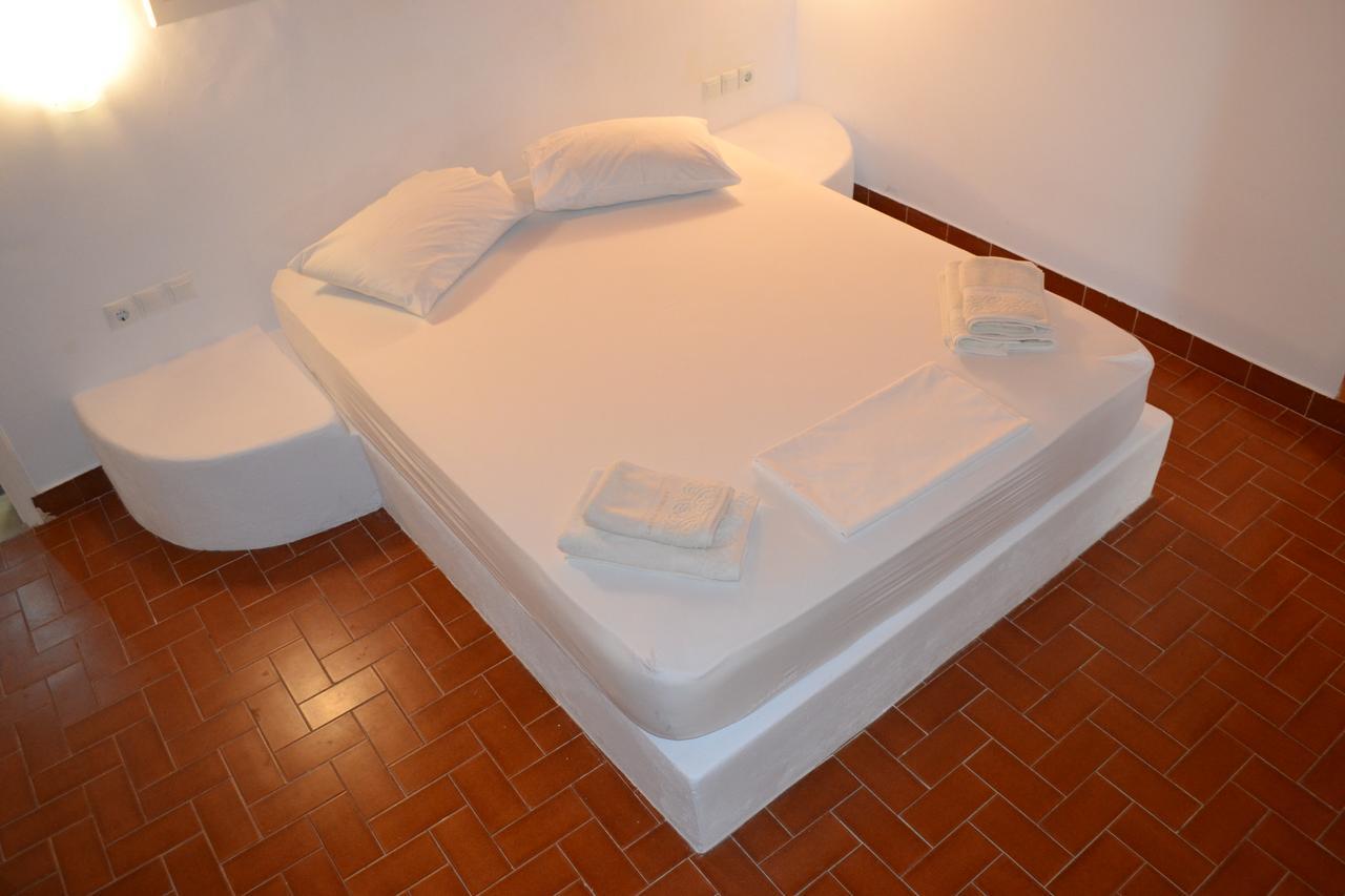 Artemis Suites Romanos  ภายนอก รูปภาพ