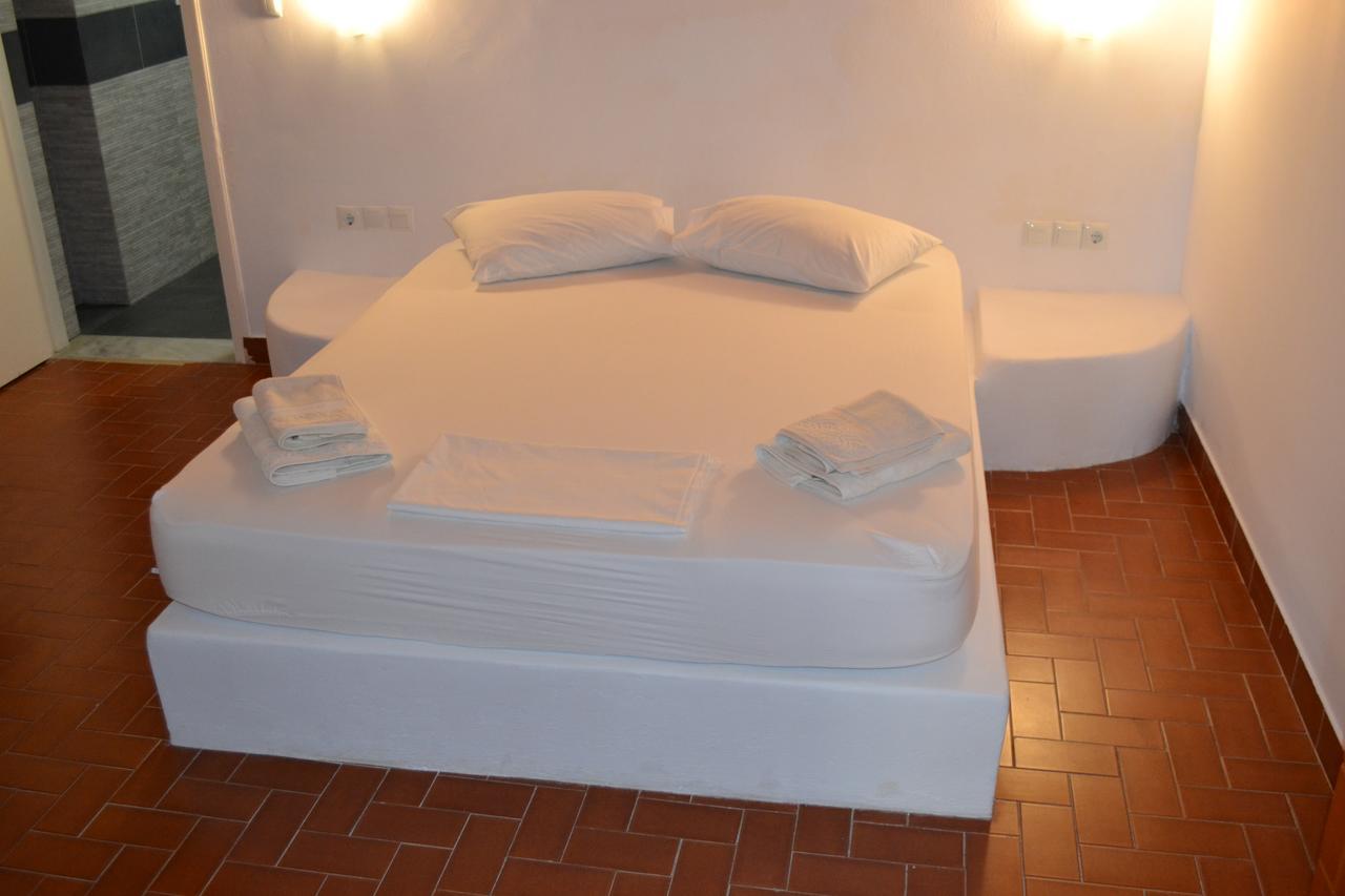 Artemis Suites Romanos  ภายนอก รูปภาพ