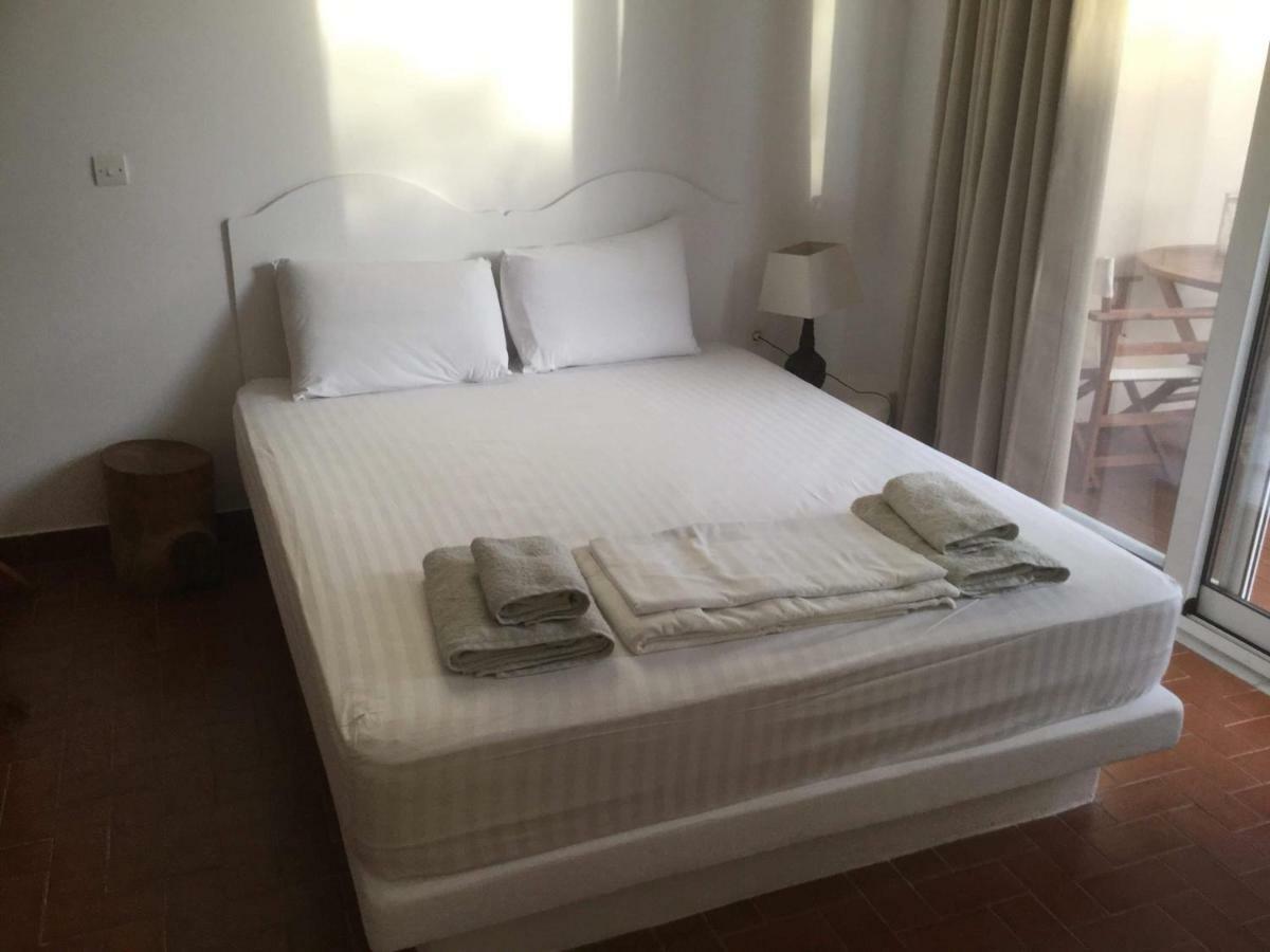 Artemis Suites Romanos  ภายนอก รูปภาพ